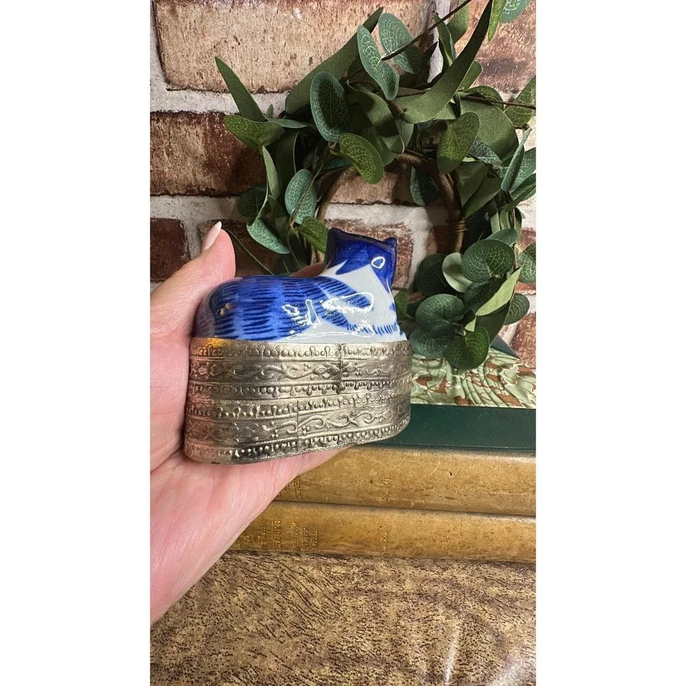 Vintage Chinoiserie-Style Blue and White Cat Trinket Box w/Embossed Metal Base